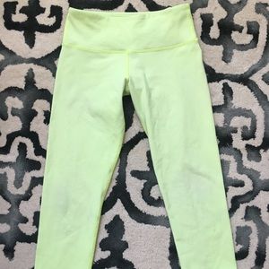 Lululemon wunder under cropped size 4